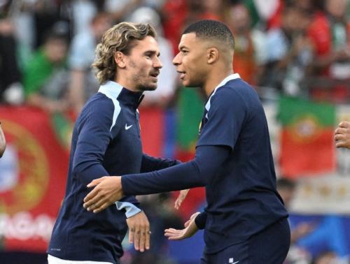 Kylian Mbappe bersama Antoine Griezmann